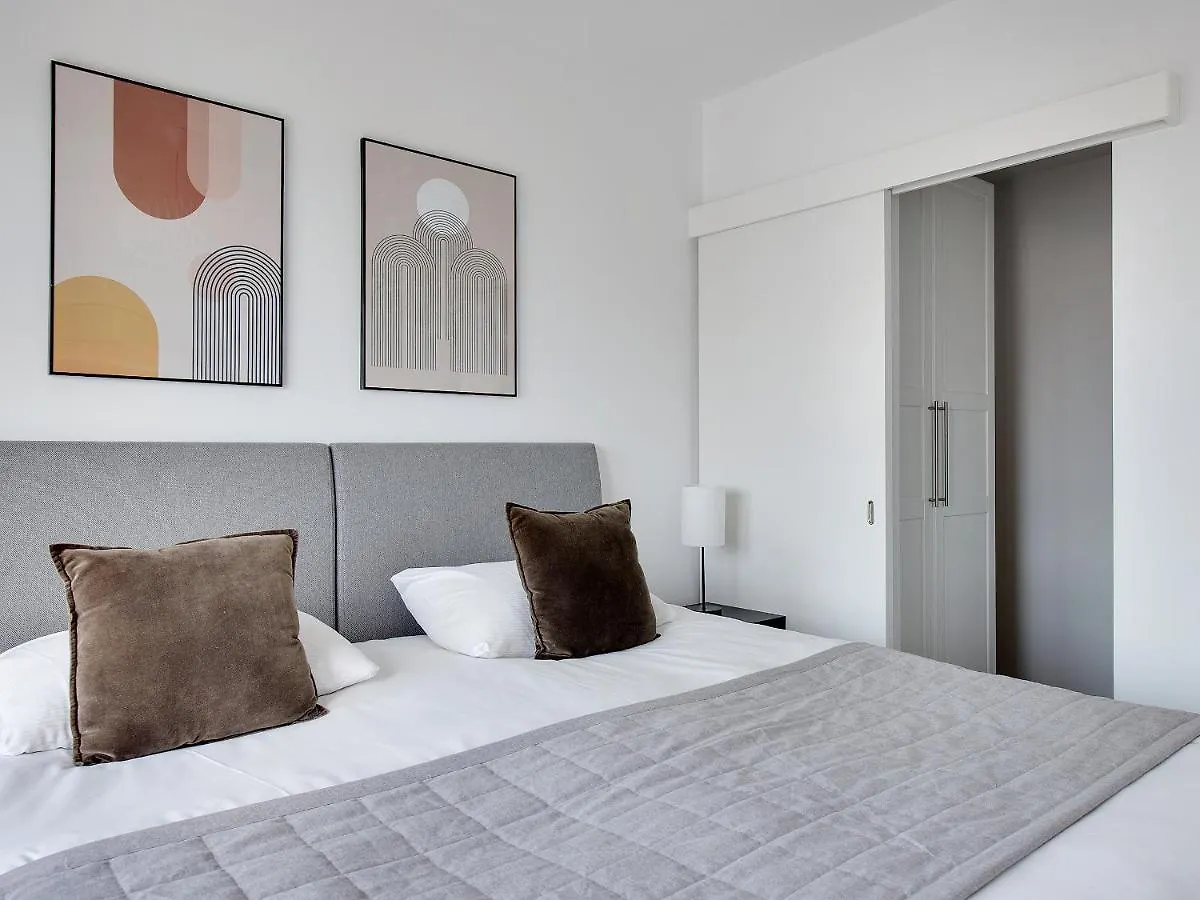 Sanders Arena - Chic Three-Bedroom Apartment Close To Metro Station Kopenhag Danimarka